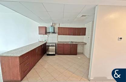 Apartment - 3 Bedrooms - 2 Bathrooms for sale in Marina Pinnacle - Dubai Marina - Dubai