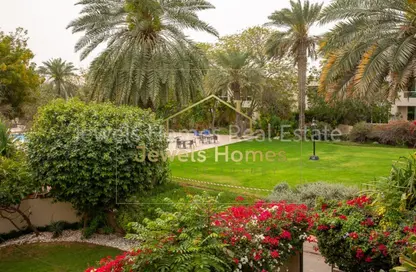 Villa - 4 Bedrooms - 3 Bathrooms for rent in Umm Suqeim 2 - Umm Suqeim - Dubai