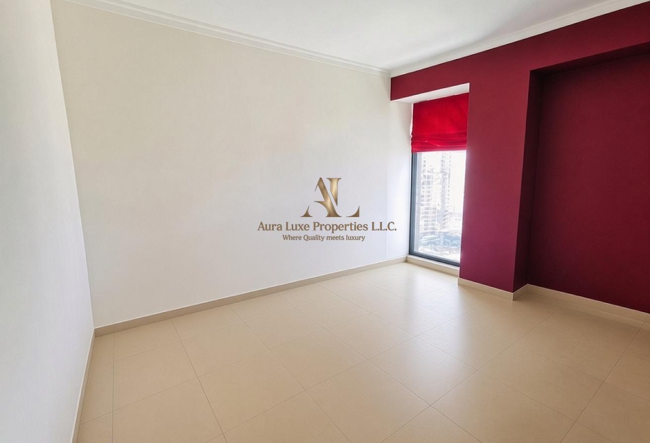 Burj Khalifa view : Ready to Move | Spacious photo 7