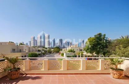 Villa - 5 Bedrooms - 4 Bathrooms for sale in Meadows 2 - Meadows - Dubai