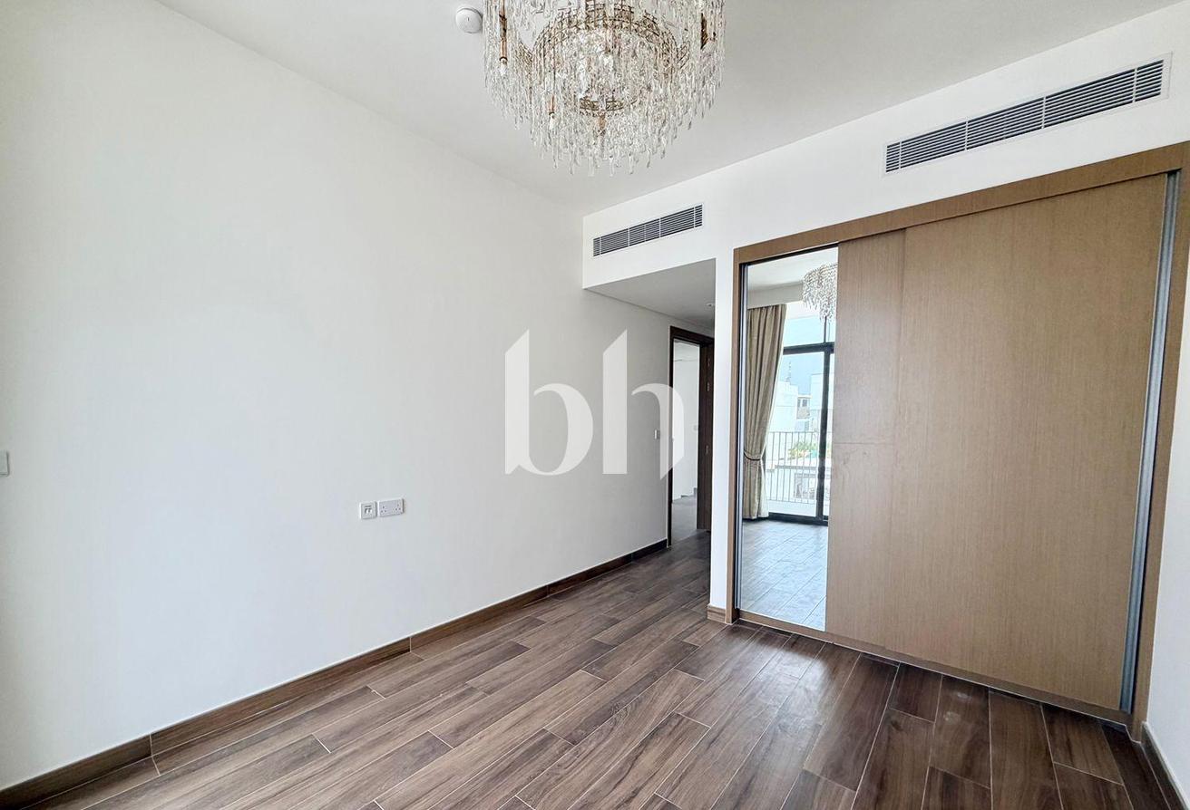 Independent Villa | Best Price | Landscaped photo 15