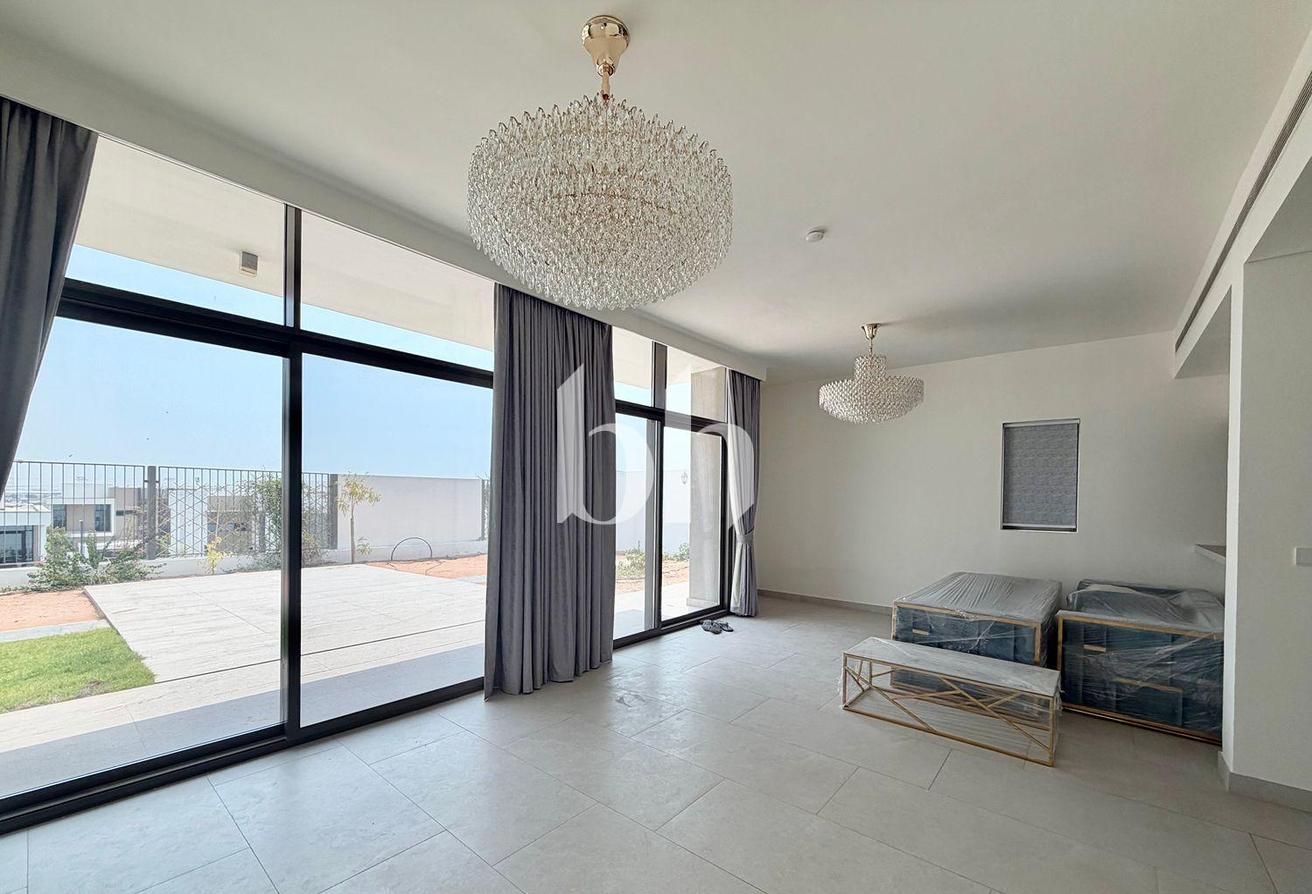 Independent Villa | Best Price | Landscaped photo 6