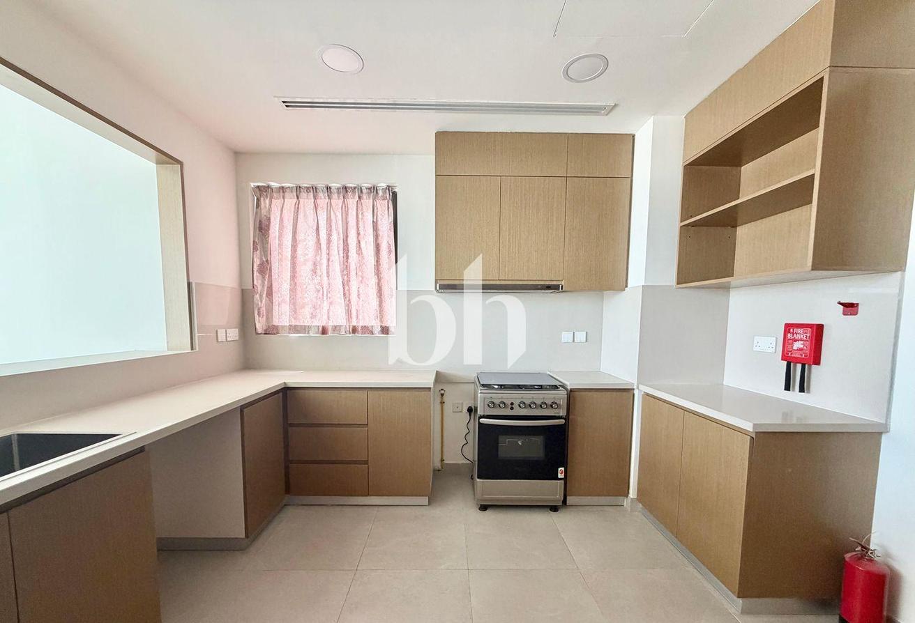 Independent Villa | Best Price | Landscaped photo 4