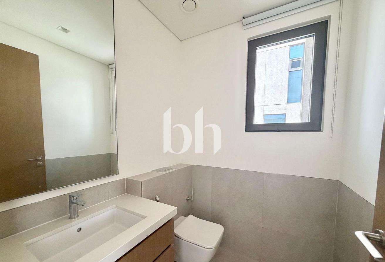 Independent Villa | Best Price | Landscaped photo 5