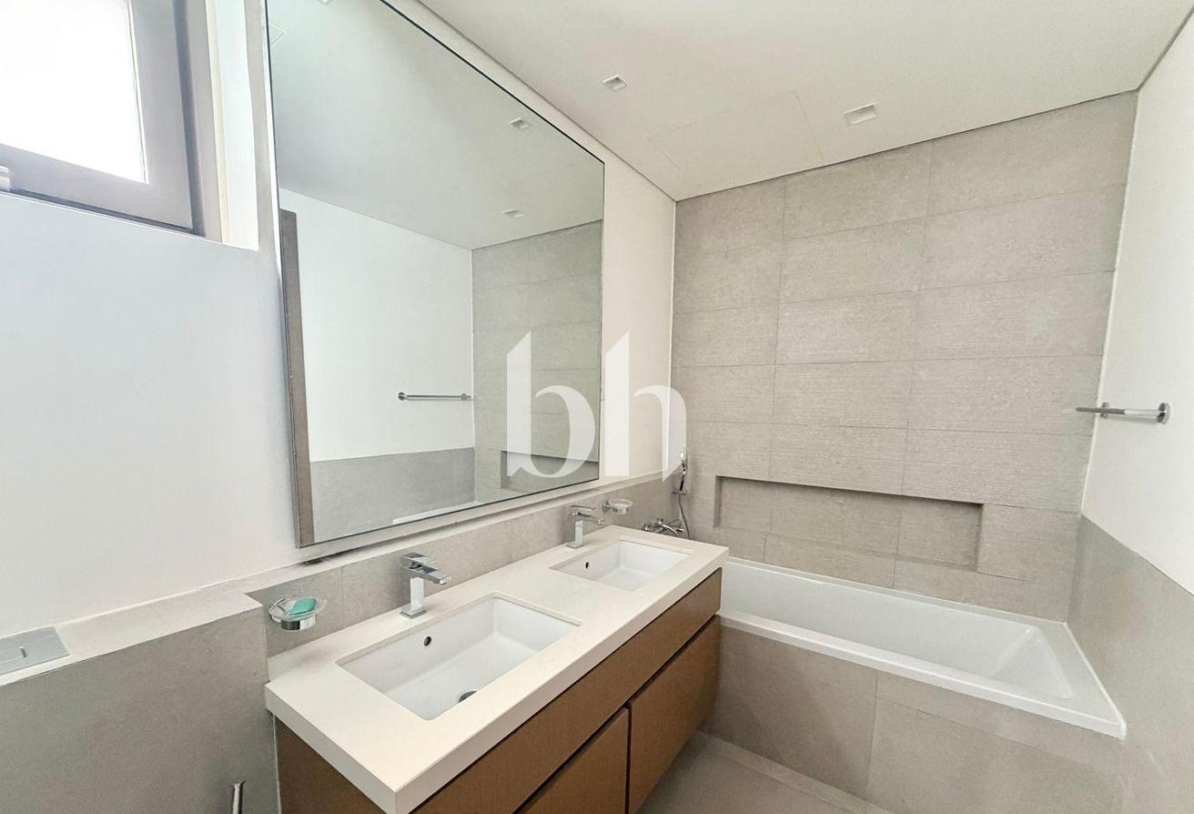 Independent Villa | Best Price | Landscaped photo 14