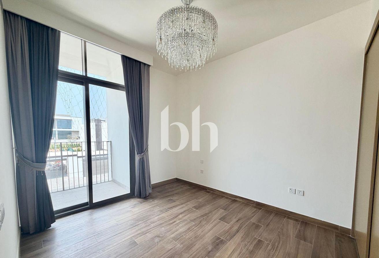 Independent Villa | Best Price | Landscaped photo 17
