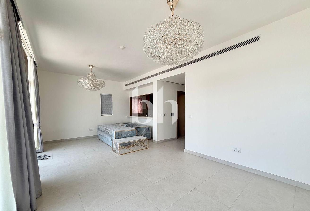 Independent Villa | Best Price | Landscaped photo 7