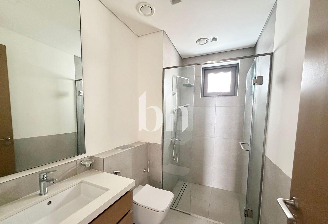 Independent Villa | Best Price | Landscaped photo 8