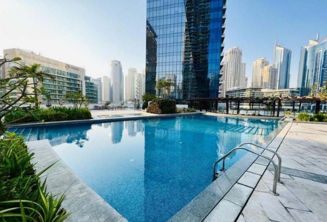 Fully Furnished 1BR | Modern Design | Dubai Marina photo 3