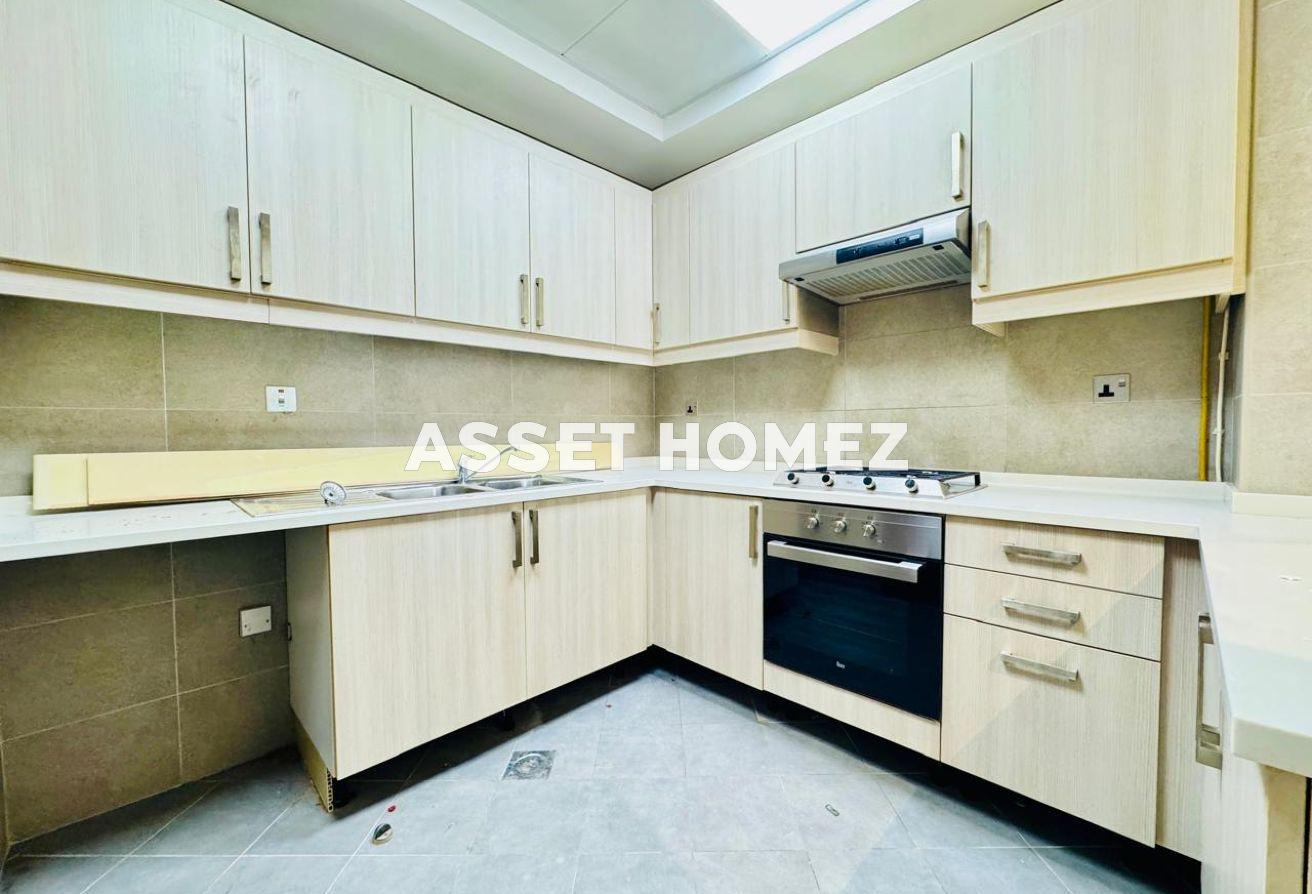 Higher Floor | Canal View | Fully Bright | Vacant photo 3