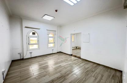 Office Space - Studio - 3 Bathrooms for rent in Al Dafeinah - Asharej - Al Ain