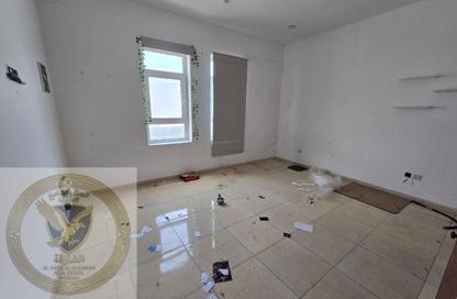 Apartment - Studio - 1 Bathroom for rent in Al Qulaya'ah - Al Sharq - Sharjah Apartment - Studio - 1 Bathroom for rent in Al Qulaya'ah - Al Sharq - Sharjah