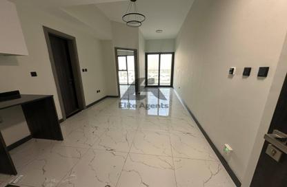 Apartment - 1 - 1 for rent in Rukan Tower B - Rukan Tower - Rukan - Dubai Apartment - 1 - 1 for rent in Rukan Tower B - Rukan Tower - Rukan - Dubai