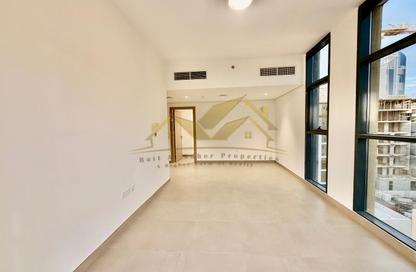 Apartment - 1 Bedroom - 2 Bathrooms for rent in Jumeirah Garden City - Al Satwa - Dubai