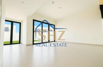 Townhouse - 4 - 4 for sale in Greenviews 2 - Emaar South - Dubai South (Dubai World Central) - Dubai Townhouse - 4 - 4 for sale in Greenviews 2 - Emaar South - Dubai South (Dubai World Central) - Dubai