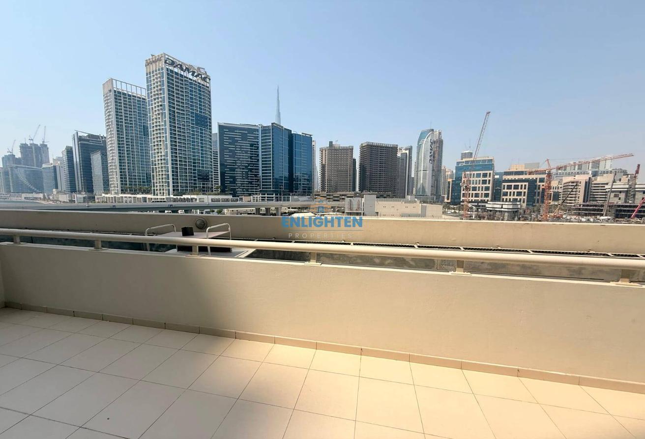 Huge Terrace| On Canal | Partial Burj Khalifa View photo 18