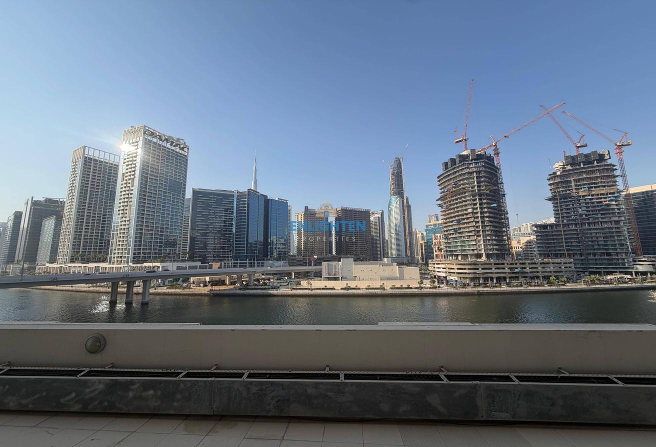 Huge Terrace| On Canal | Partial Burj Khalifa View photo 17