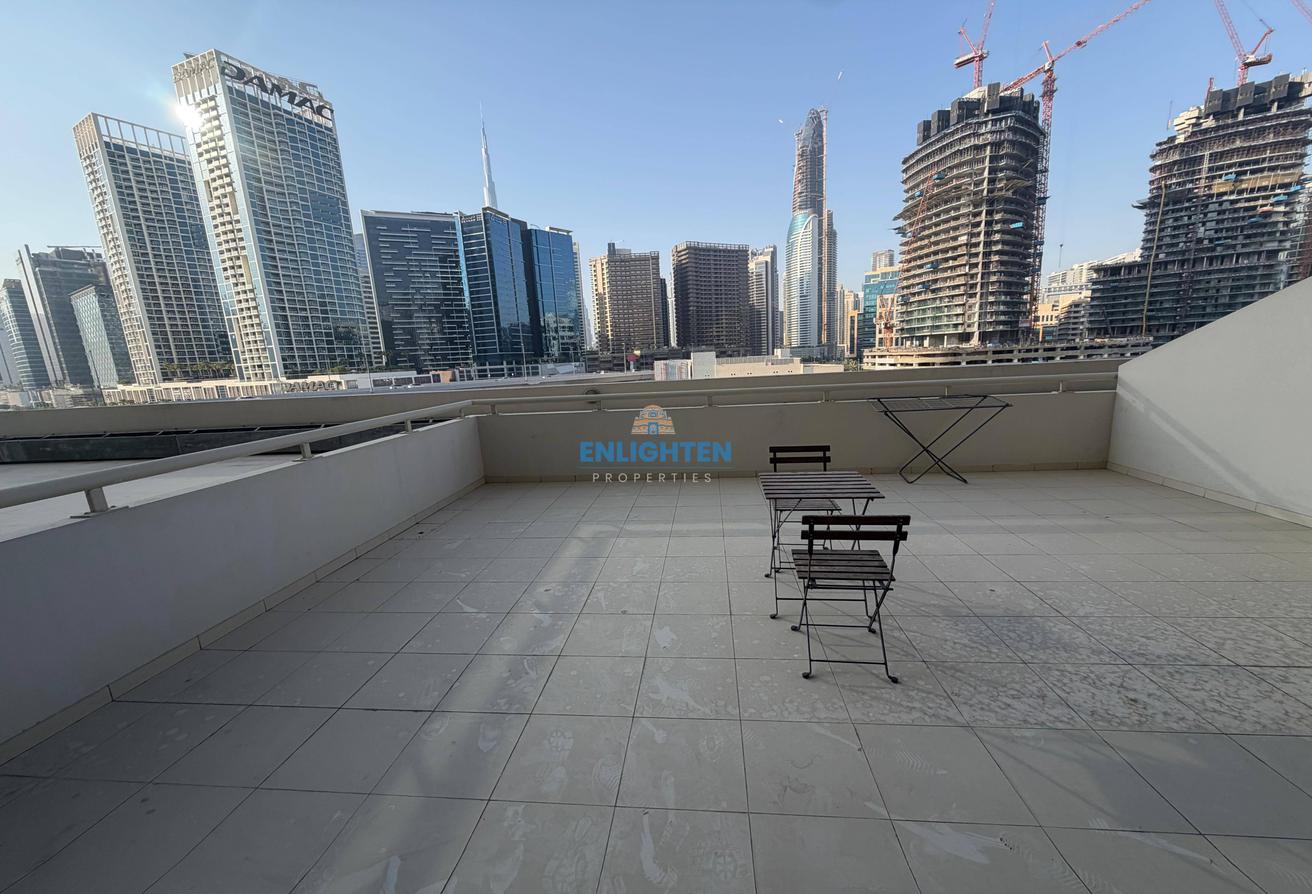 Huge Terrace| On Canal | Partial Burj Khalifa View photo 15