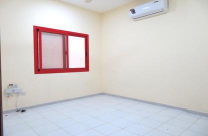 Apartment - Studio - 1 Bathroom for rent in Al Muteena - Deira - Dubai