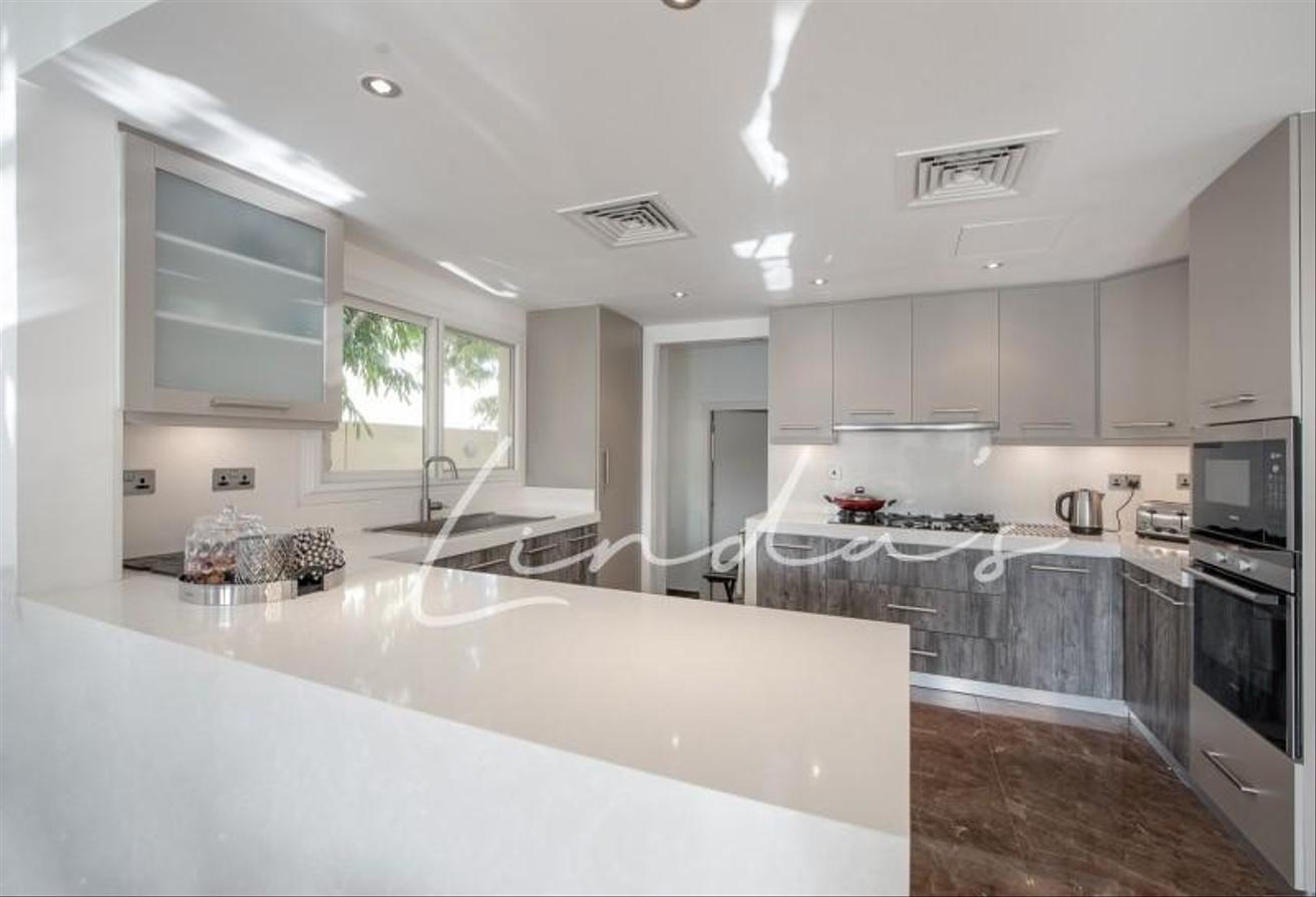 Lakefront | Exclusive| Upgraded |Family |Luxury photo 4