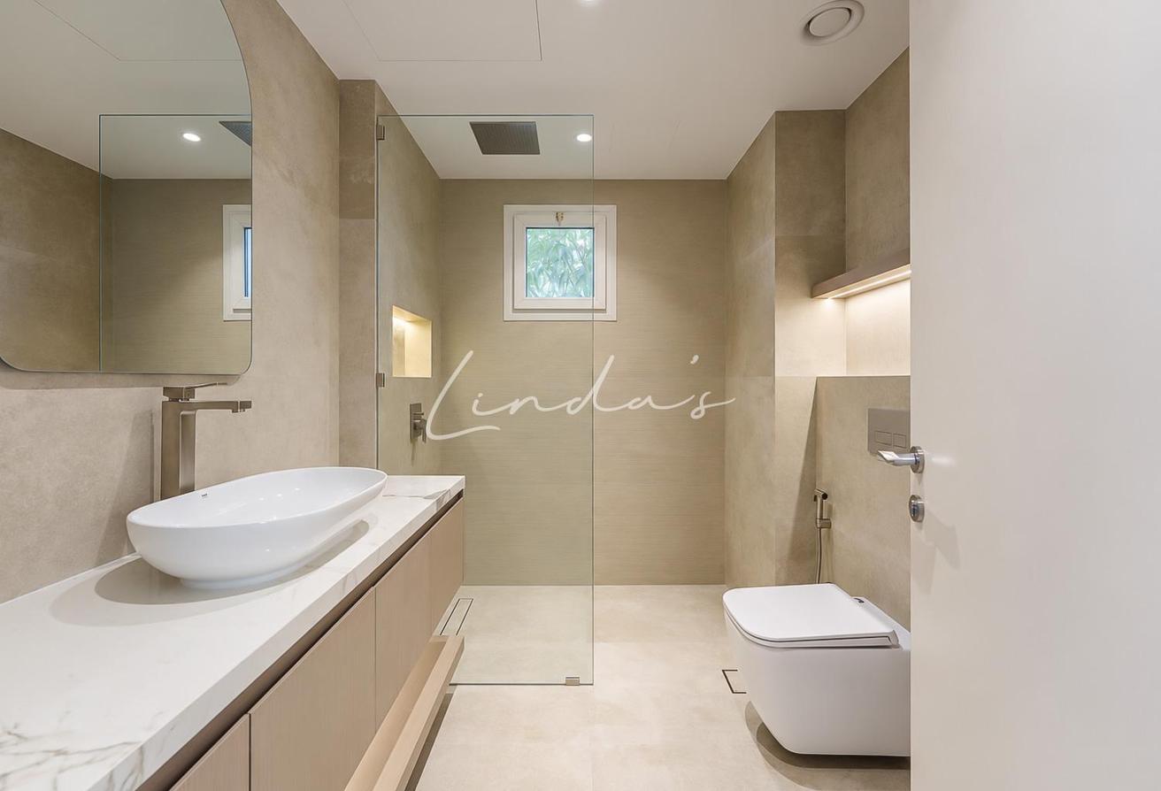 Lakefront | Exclusive| Upgraded |Family |Luxury photo 15