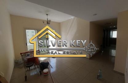 Apartment - 2 Bedrooms - 2 Bathrooms for rent in Abu Shagara building - Abu shagara - Sharjah