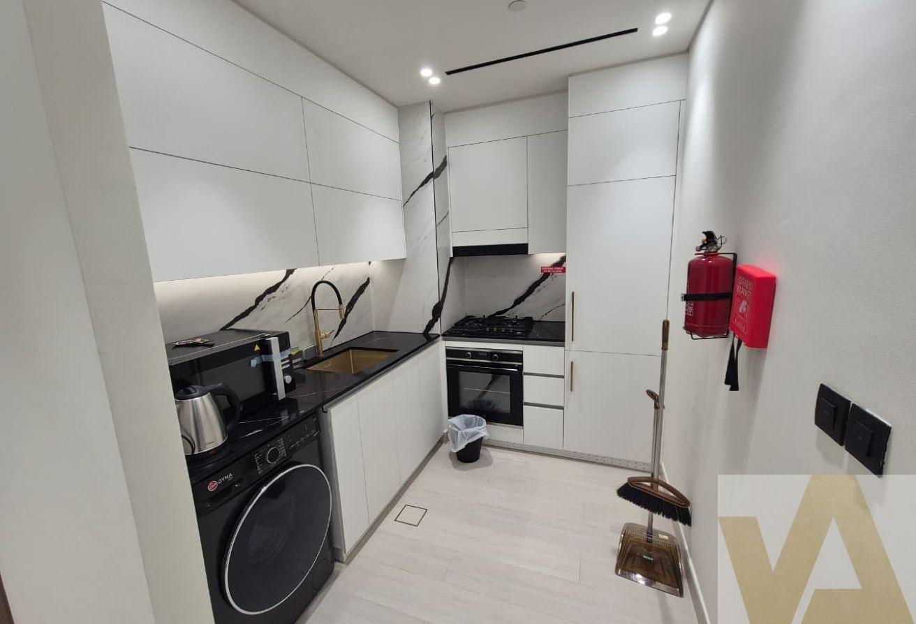 Vacant Unit | Furnished | Burj View | Pvt Jacuzzi photo 13