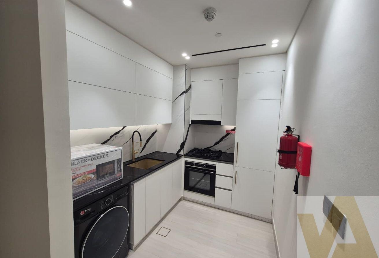 Vacant Unit | Furnished | Burj View | Pvt Jacuzzi photo 7