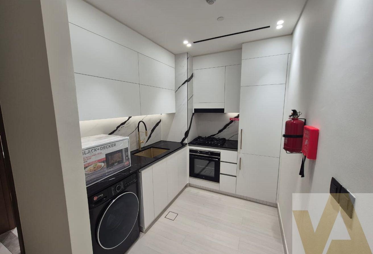 Vacant Unit | Furnished | Burj View | Pvt Jacuzzi photo 6