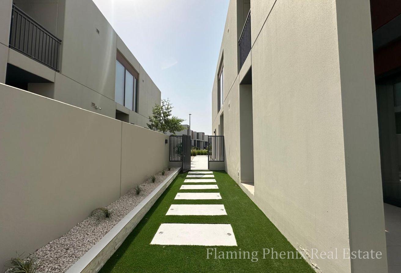 Modern | Elegant | Spacious |Private garden photo 9