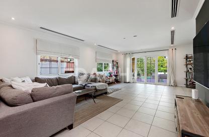 Villa - 3 Bedrooms - 3 Bathrooms for rent in District 7 - Jumeirah Park - Dubai