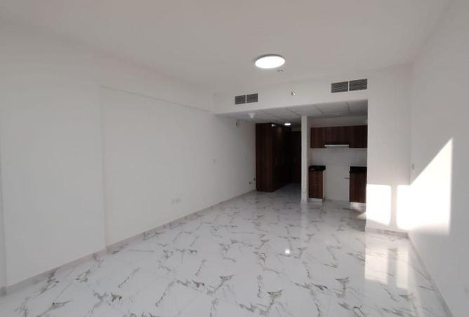 98274097 - Property Image 2
