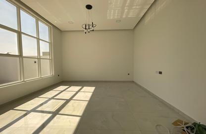 Villa - 4 Bedrooms - 6 Bathrooms for rent in Khuzam - Ras Al Khaimah