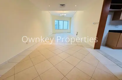 Apartment - 2 Bedrooms - 2 Bathrooms for rent in 21st Century Tower - Sheikh Zayed Road - Dubai