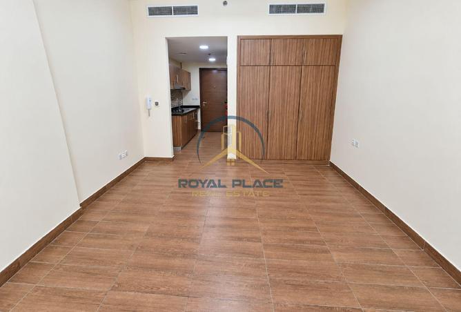 Spacious Studio | Attached Wardrobe | Vacant photo 2