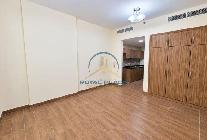 Spacious Studio | Attached Wardrobe | Vacant photo 3