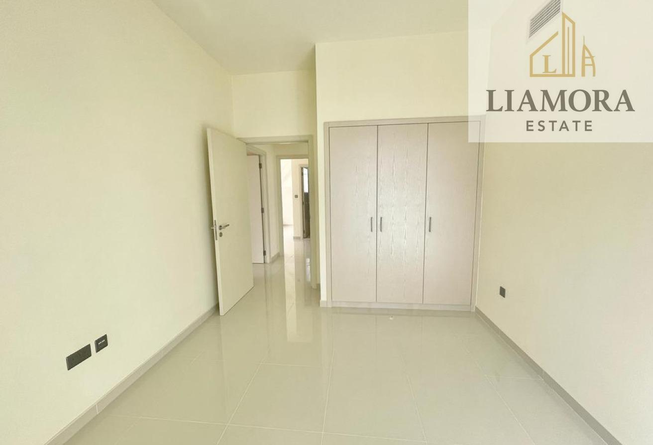 V3 I READY TO MOVE I SPACIOUS LAYOUT I CALL US NOW photo 14