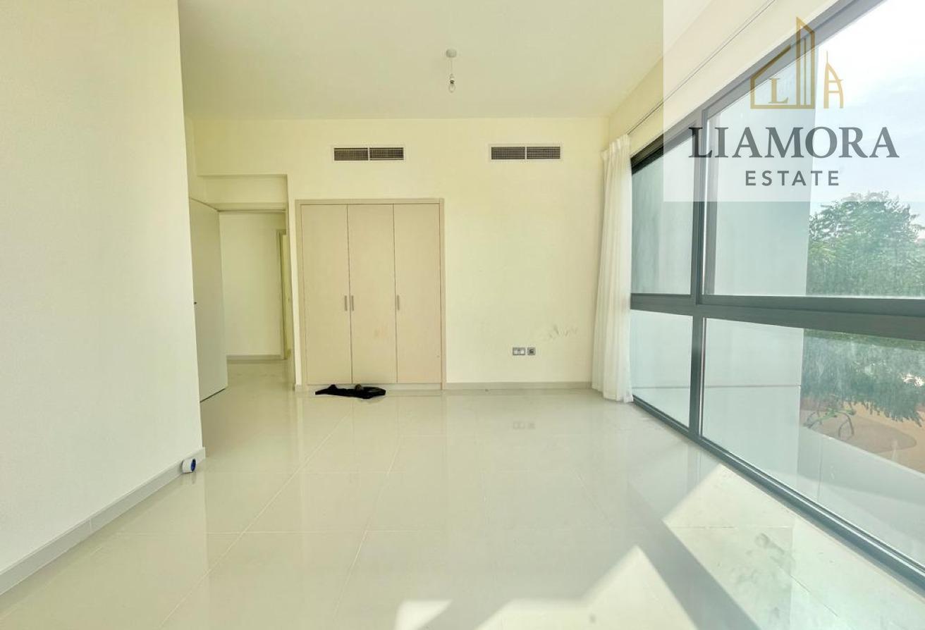 V3 I READY TO MOVE I SPACIOUS LAYOUT I CALL US NOW photo 23