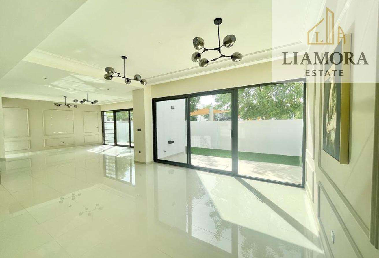 V3 I READY TO MOVE I SPACIOUS LAYOUT I CALL US NOW photo 4