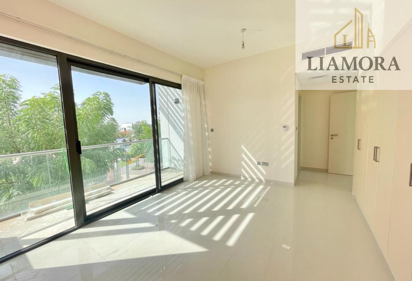 V3 I READY TO MOVE I SPACIOUS LAYOUT I CALL US NOW photo 15