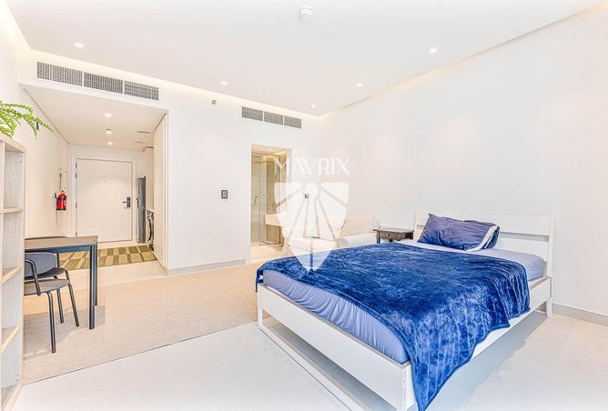 Spacious | Available Now | Negotiable | Furnished photo 3
