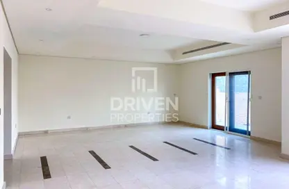 تاون هاوس - 3 غرف نوم - 3 حمامات للبيع في فيلات طراز دبي - القرية الشمالية - الفرجان - دبي