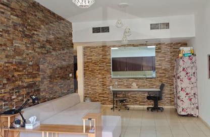 Apartment - 2 Bedrooms - 3 Bathrooms for sale in Autumn 2 - Autumn - Seasons Community - District 15 - Jumeirah Village Circle - Dubai