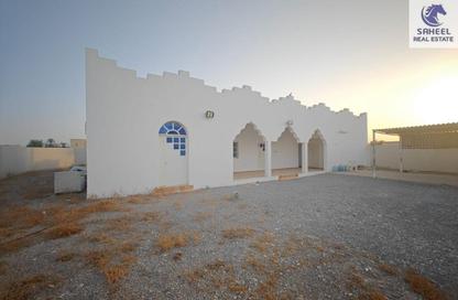 Villa - 4 Bedrooms - 5 Bathrooms for rent in Seih Al Burairat - Ras Al Khaimah