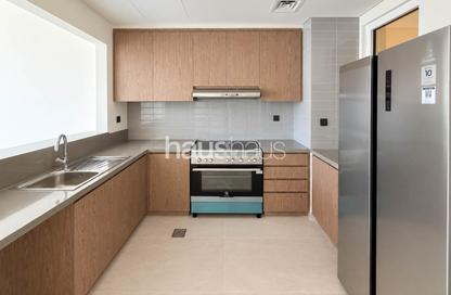 Townhouse - 5 - 6 for rent in Nice - Damac Lagoons - Dubai