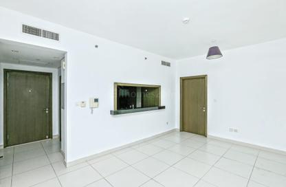 Apartment - 1 Bedroom - 2 Bathrooms for rent in The Lofts West - The Lofts - Downtown Dubai - Dubai