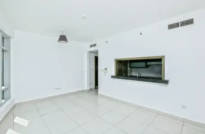 Apartment - 1 Bedroom - 2 Bathrooms for rent in The Lofts West - The Lofts - Downtown Dubai - Dubai