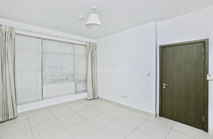Apartment - 1 Bedroom - 2 Bathrooms for rent in The Lofts West - The Lofts - Downtown Dubai - Dubai