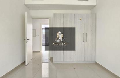 Apartment - 3 Bedrooms - 3 Bathrooms for rent in Nasma Residence - Al Tai - Sharjah