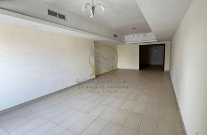 Apartment - 3 - 5 for rent in Al Khan Corniche - Al Khan - Sharjah